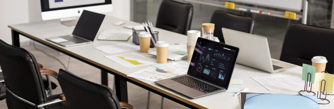 modern-equipped-computer-lab